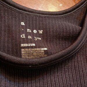 A New Day Women's Black Round-Neck Sleeveless Cropped Tank Top Size Medium